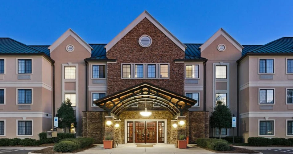 Top 10 Places to Stay Near Carowinds for Every Budget
