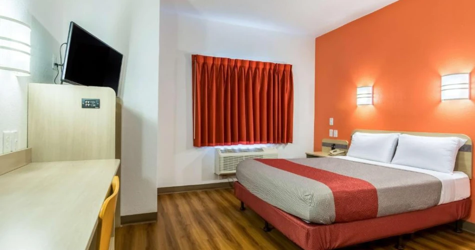 Top 10 Places to Stay Near Carowinds for Every Budget
