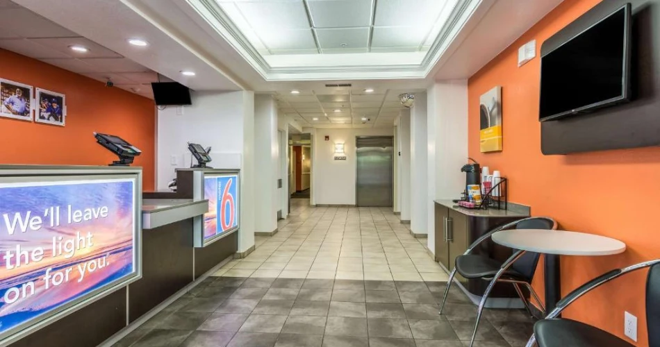 Where to Stay Near Carowinds: Best Hotels for Families & Thrill-Seekers
