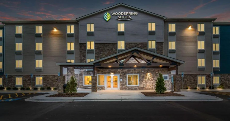 Where to Stay Near Carowinds: Best Hotels for Families & Thrill-Seekers
