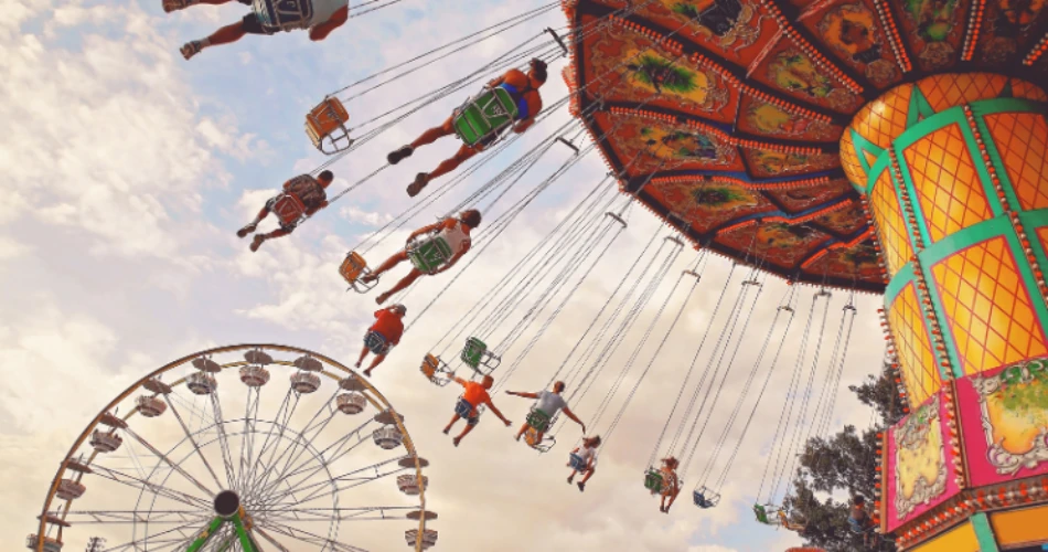 Experience the Best Hotels Around Carowinds for a Fun & Relaxing Stay
