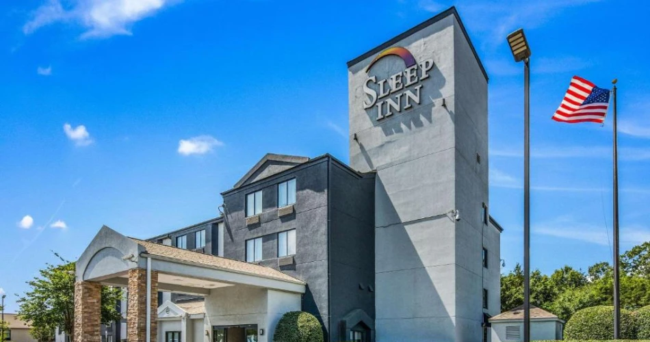 Experience the Best Hotels Around Carowinds for a Fun & Relaxing Stay
